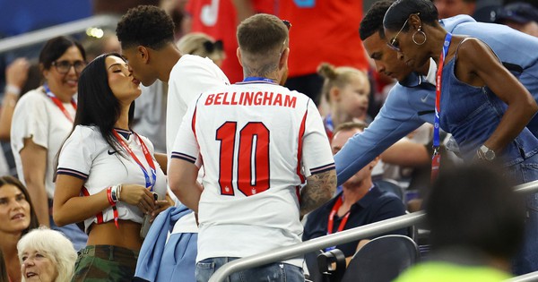 Mẹ Bellingham giúp con trai thoát được án phạt bị cấm trận bán kết Anh – Argentina: góc nhìn mới cho người chơi Việt - hình ảnh - lxqvvkikh.top Mẹ Bellingham giúp con trai thoát được án phạt bị cấm trận bán kết Anh – Argentina: góc nhìn mới cho người chơi Việt - hình ảnh - lxqvvkikh.top
